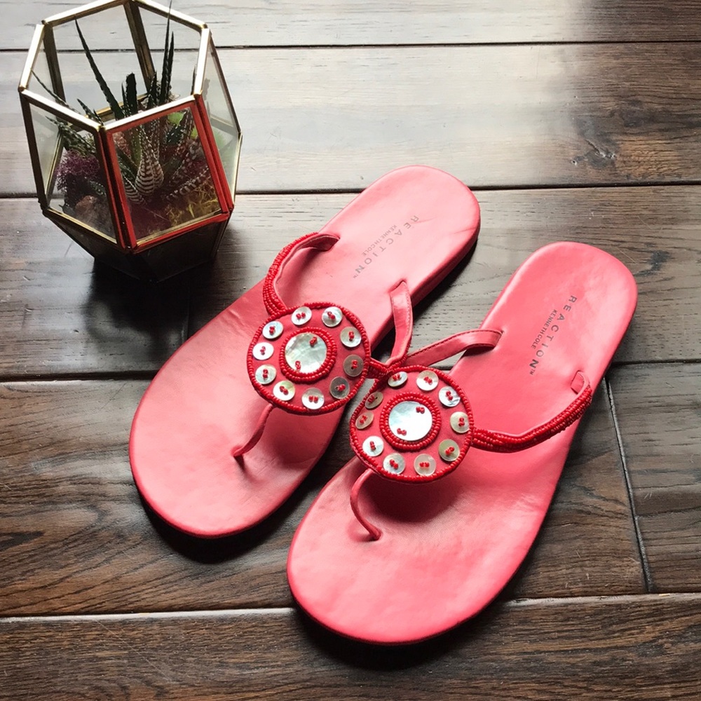 Kenneth Cole Reaction beaded seashell sandal - Picture 2 of 5